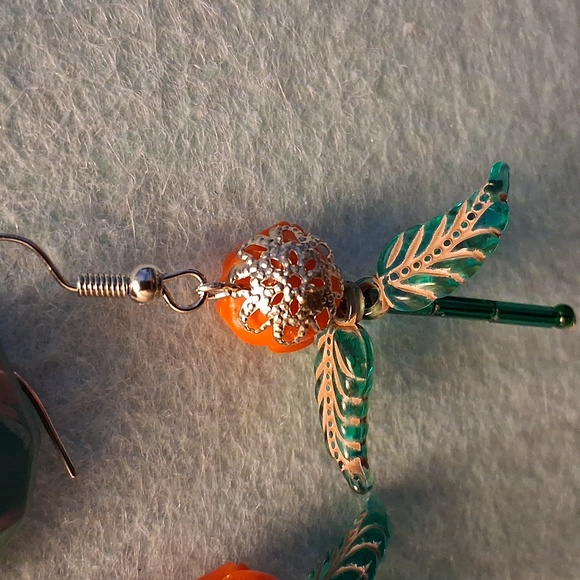 STEMMED ROSES EARRINGS - Picture 2 of 2